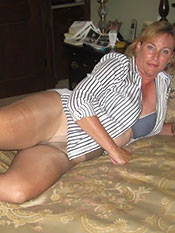 Mature wife wearing pantyhose on the